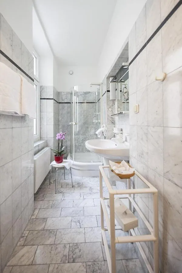 **** Aparthotel Mondial Appartement Hotel Vienna Austria